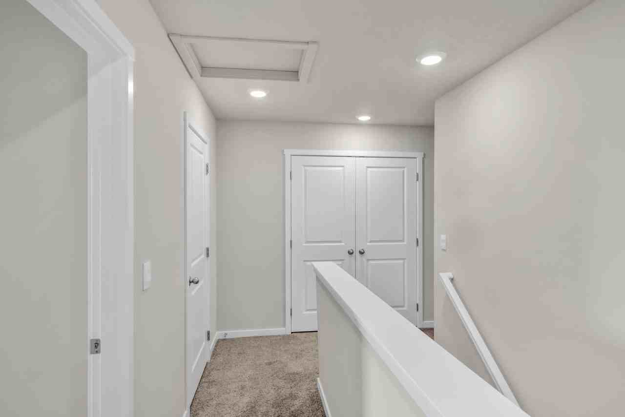 20573 Margo St - Photo 4 of 38