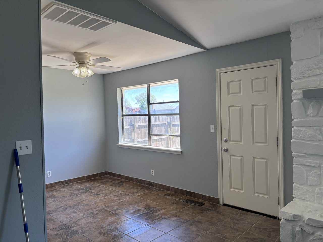 14402 E 36th St - Photo 3 of 12