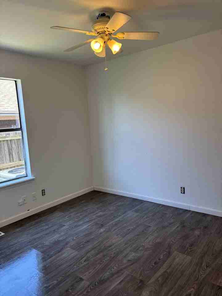 14402 E 36th St - Photo 4 of 12