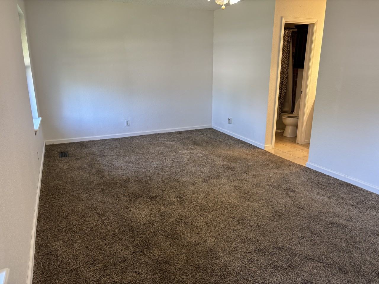 14402 E 36th St - Photo 5 of 12