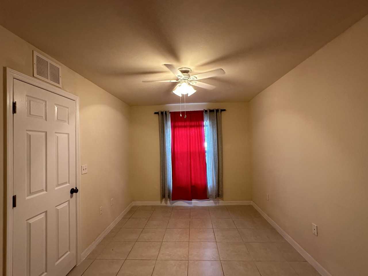 1046 Se 11th Ter - Photo 6 of 16