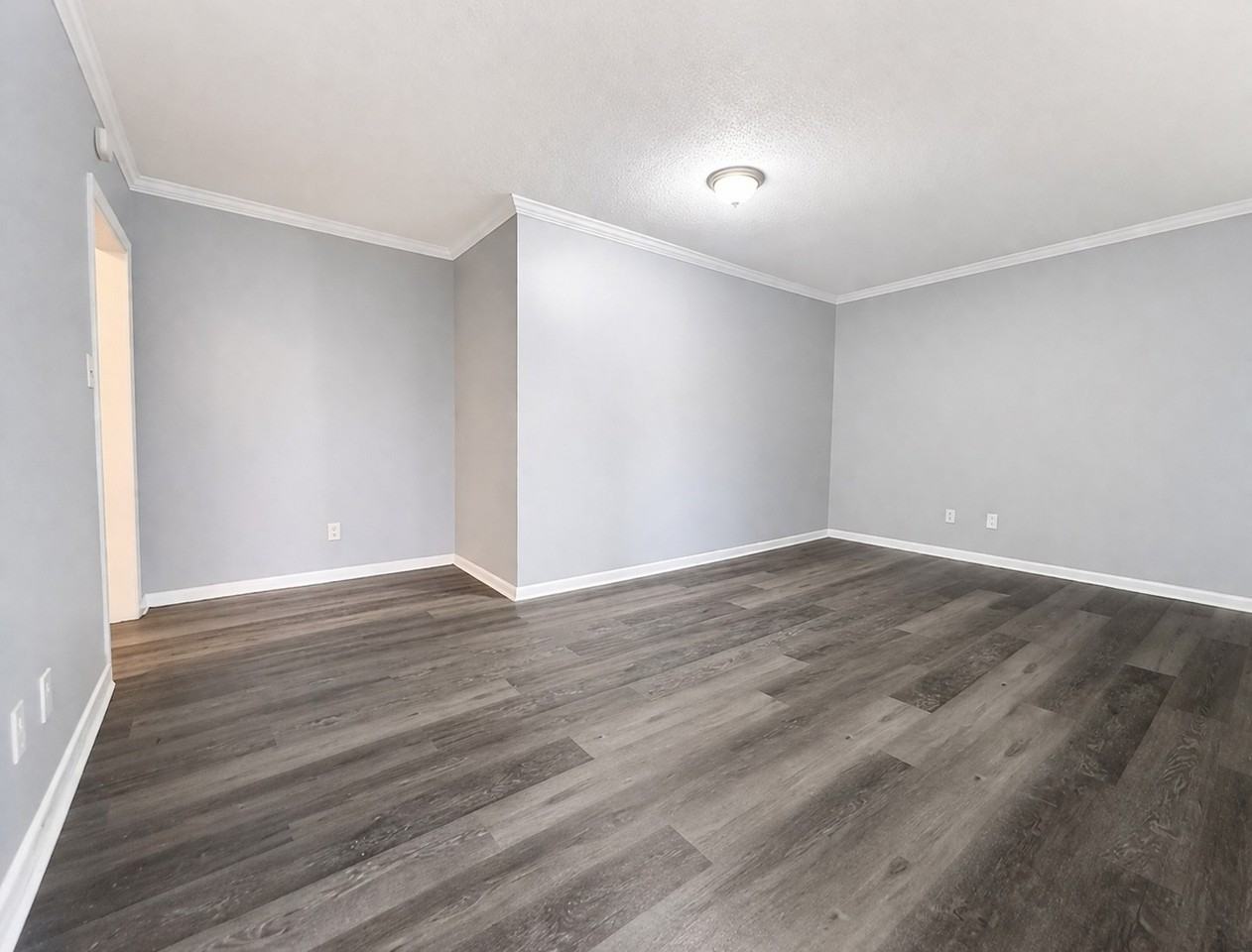 2012 Enolam Blvd Se #1 - Photo 2 of 11