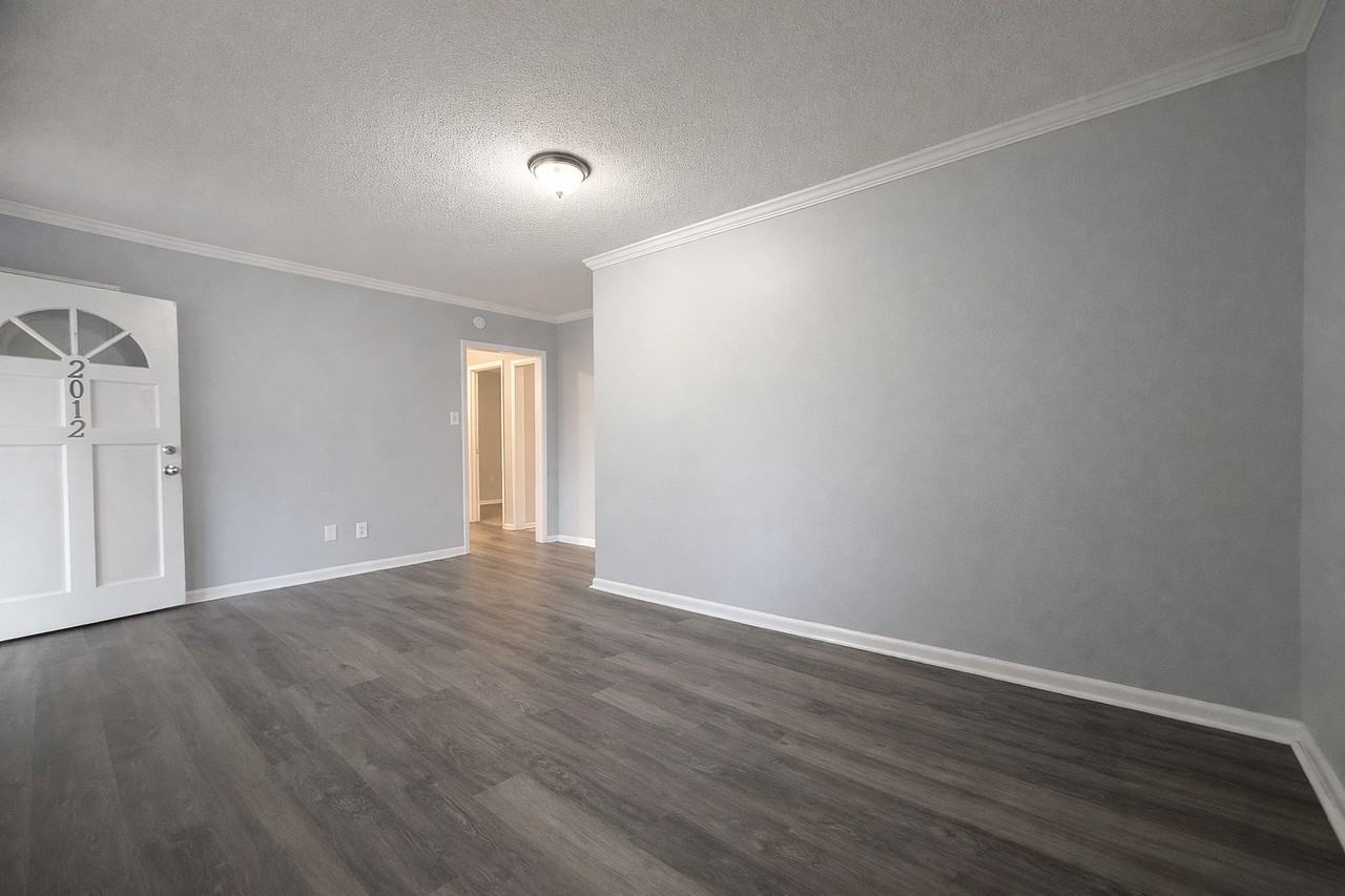 2012 Enolam Blvd Se #1 - Photo 3 of 11