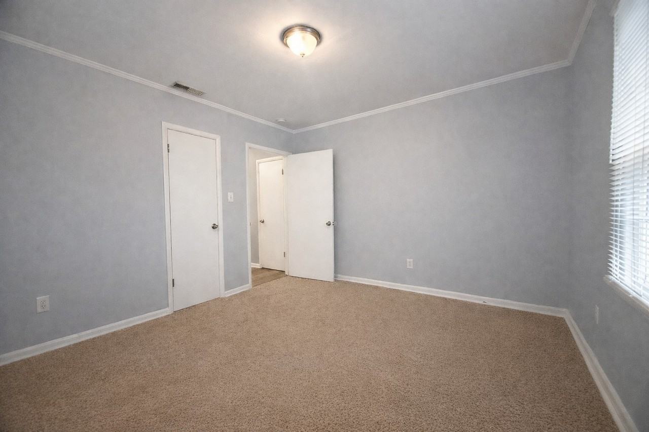 2012 Enolam Blvd Se #1 - Photo 6 of 11