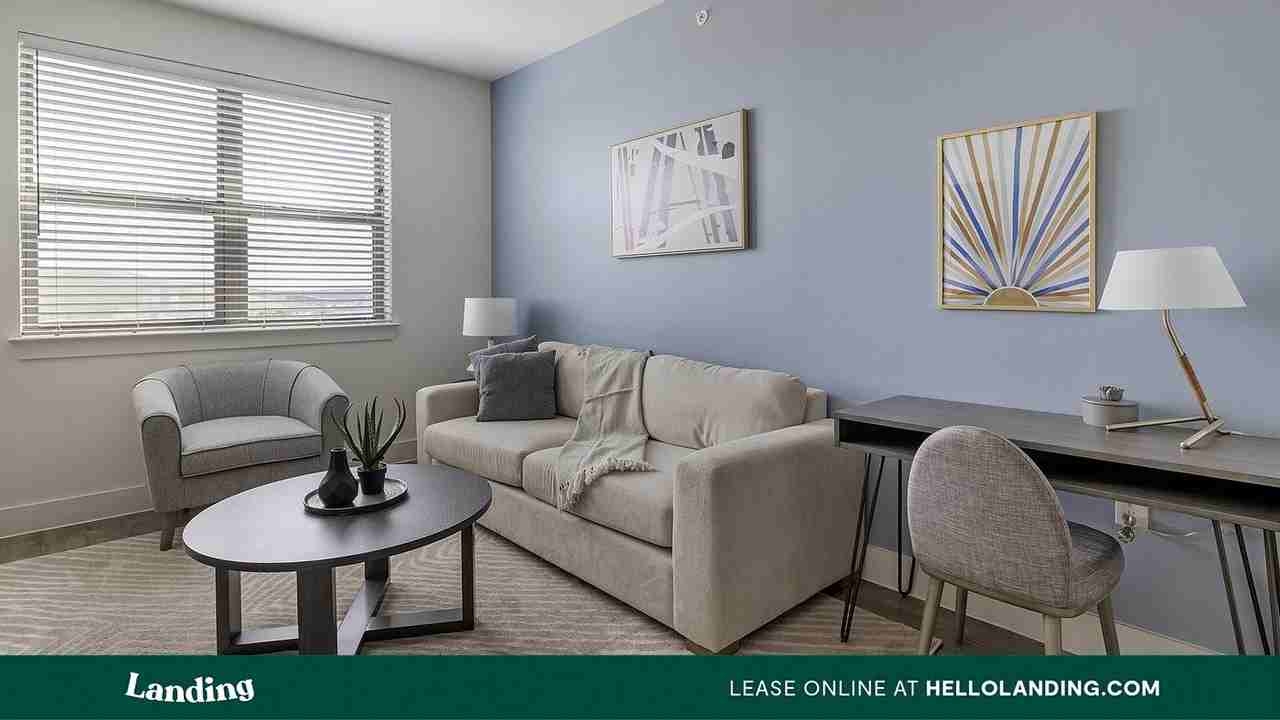 502 E. College St. - Photo 2 of 50