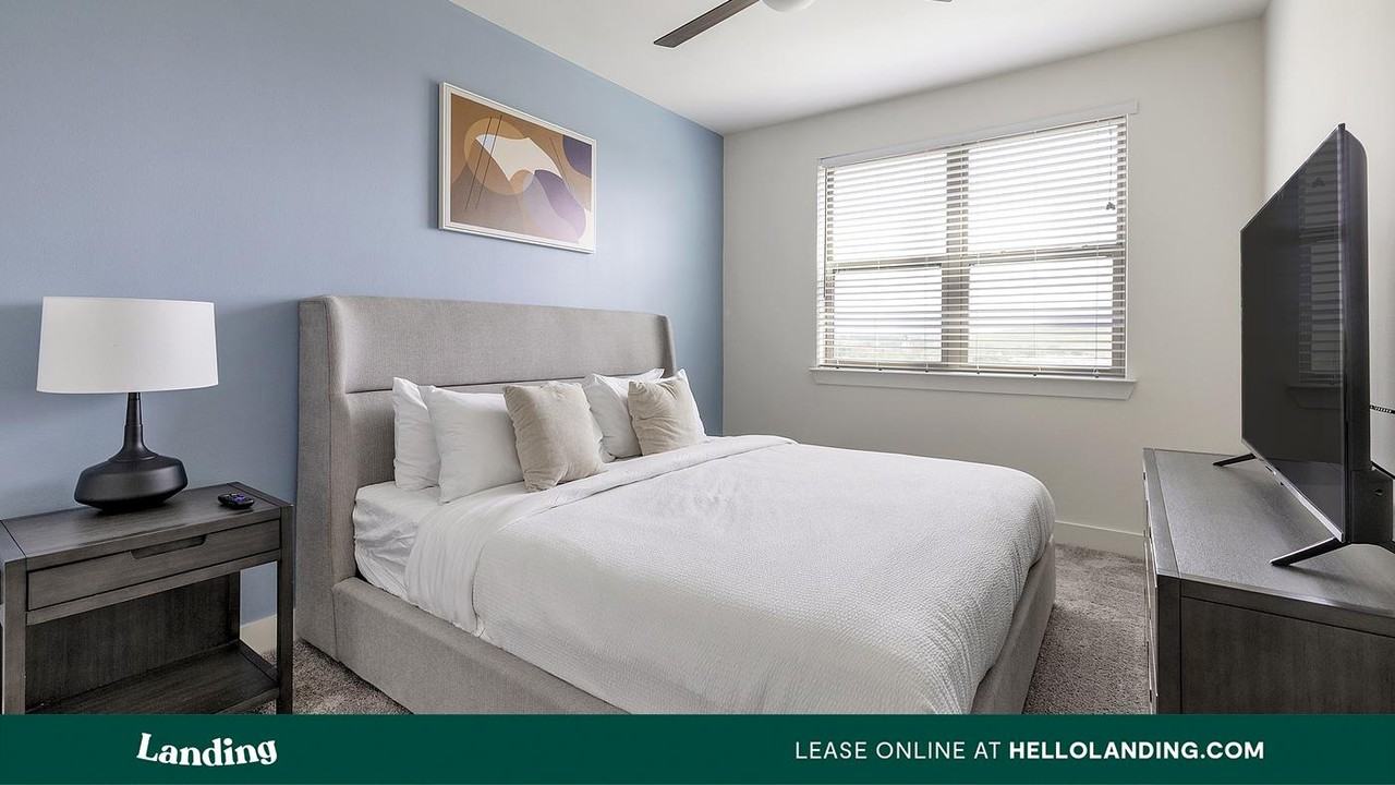 502 E. College St. - Photo 3 of 50