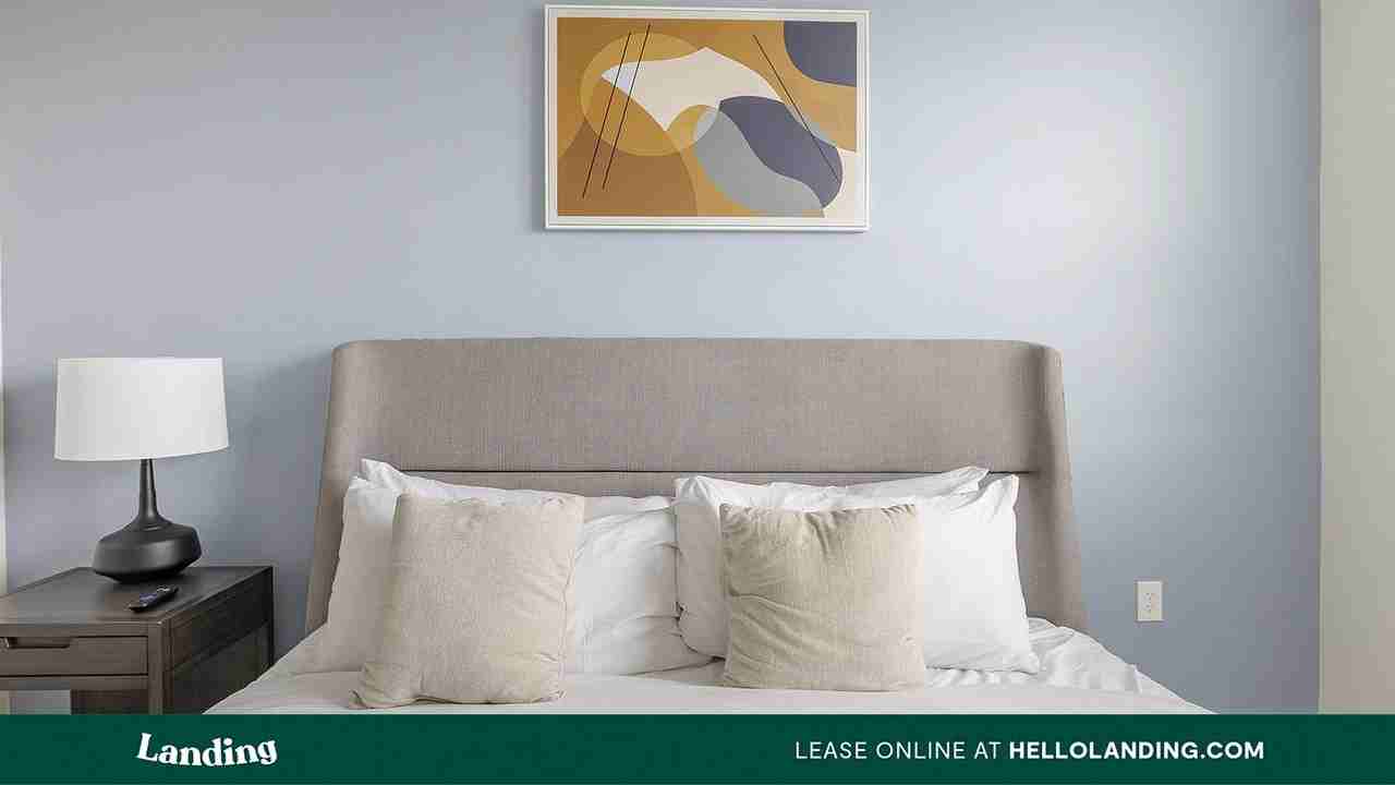 502 E. College St. - Photo 4 of 50