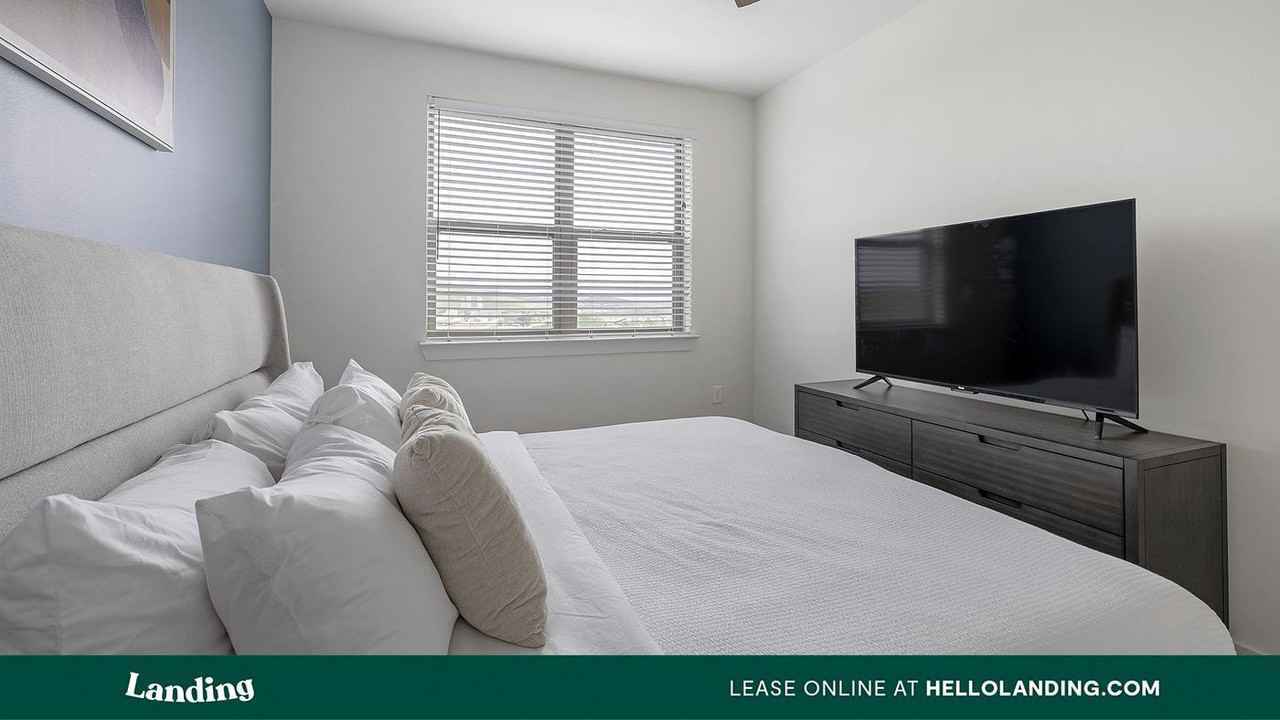 502 E. College St. - Photo 6 of 50