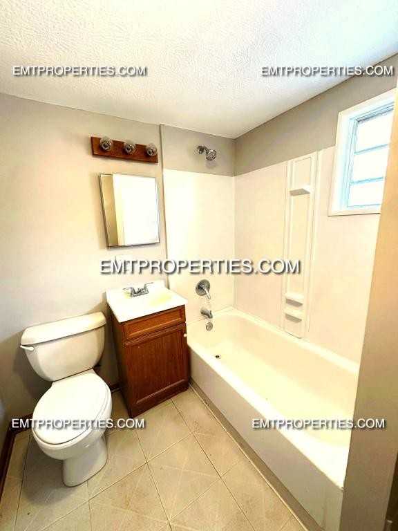 1122 W 18th St - Photo 3 of 8