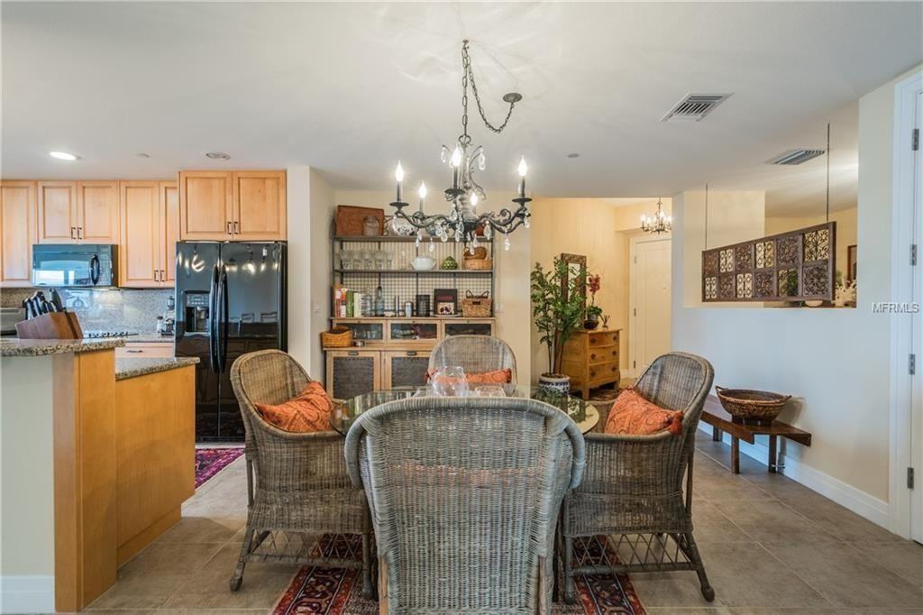 331 Cleveland St - Photo 4 of 12