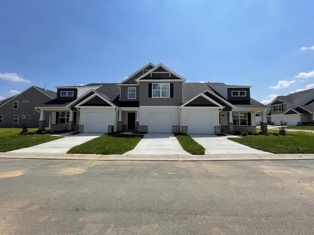 3874 Copperfield Ct - Photo 2 of 12