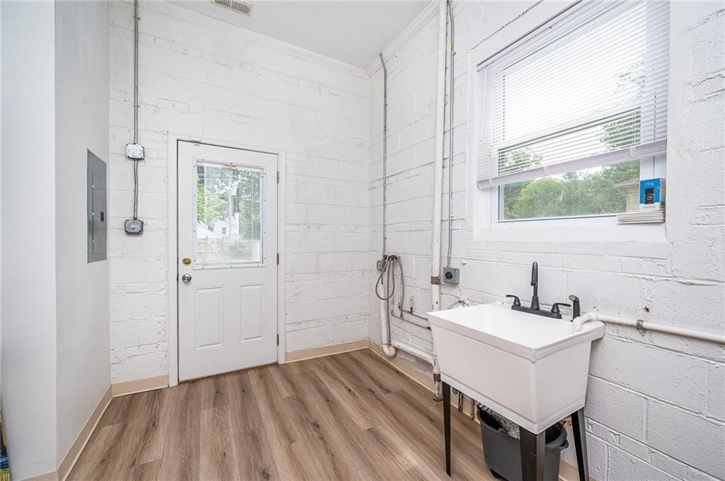 4106 Grove Ave - Photo 3 of 38