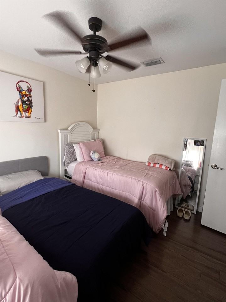 607 Se 34th Ter - Photo 5 of 15