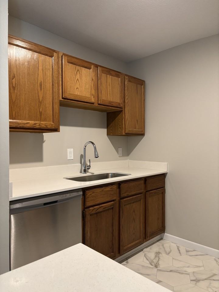 1601 N Innsbruck Dr #305 - Photo 7 of 16