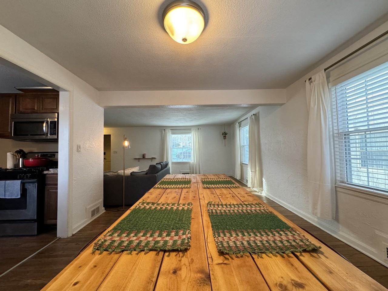 620 East 63rd Terrace - Photo 6 of 21