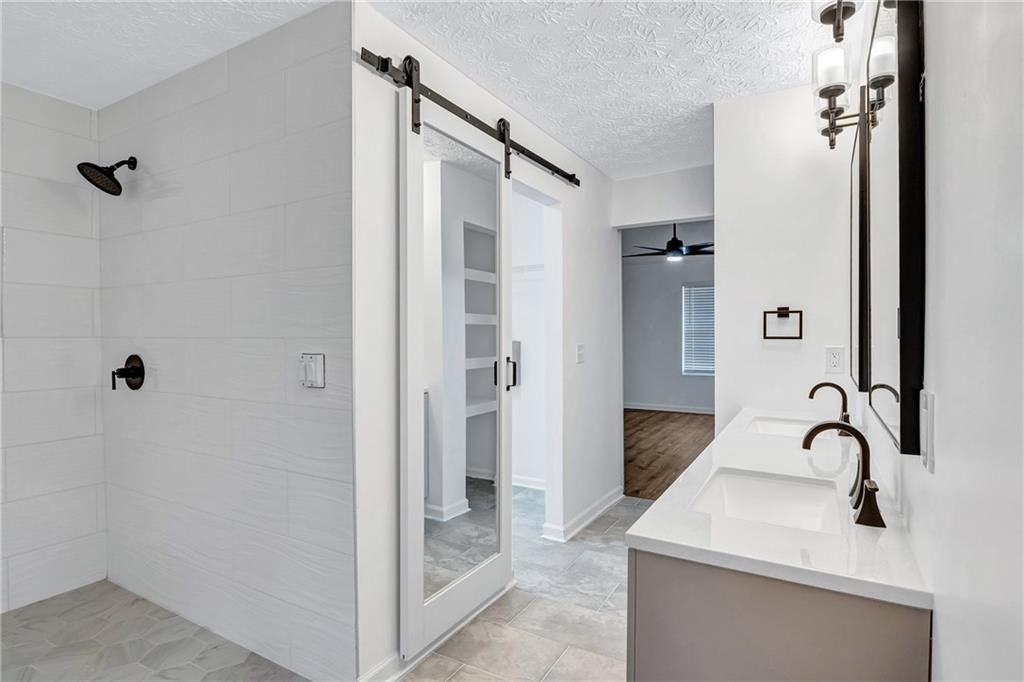 6234 Culver Dr - Photo 3 of 30