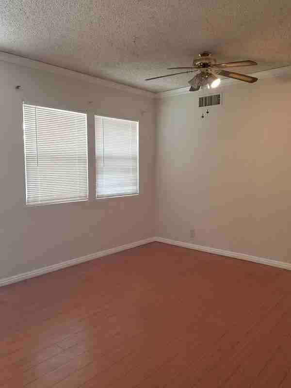 545 N Elspeth Way - Photo 5 of 14