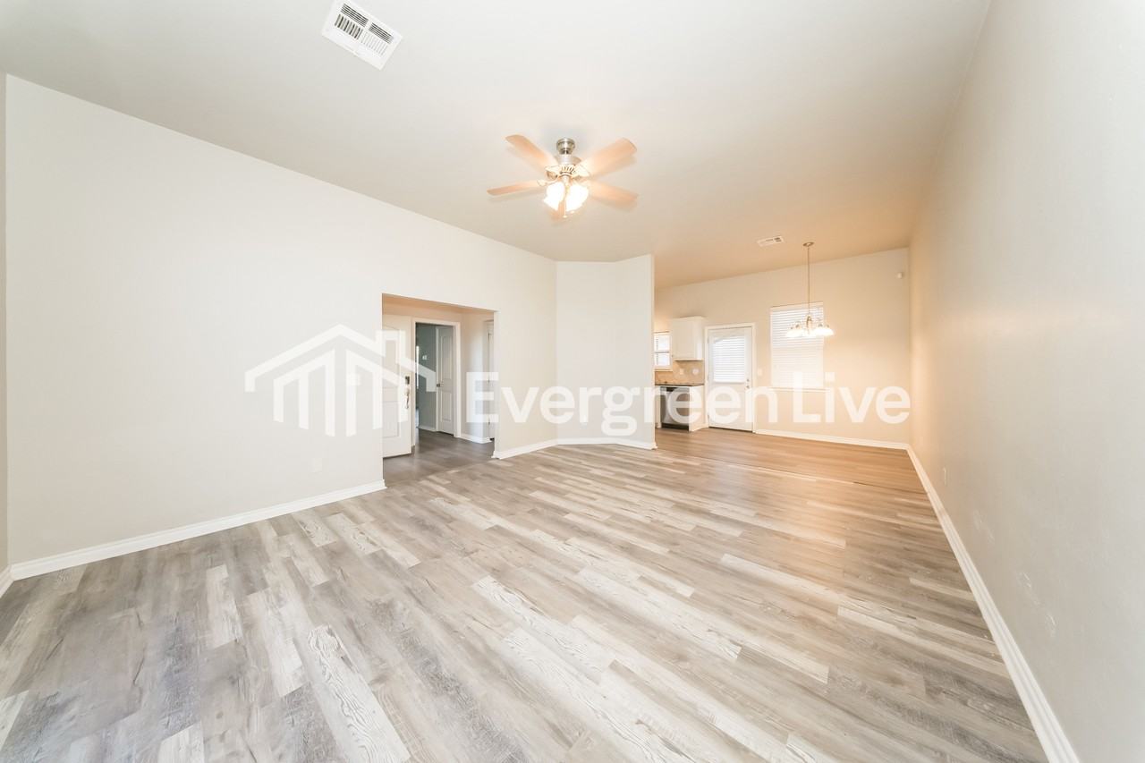 10605 Sw 32nd St - Photo 3 of 15