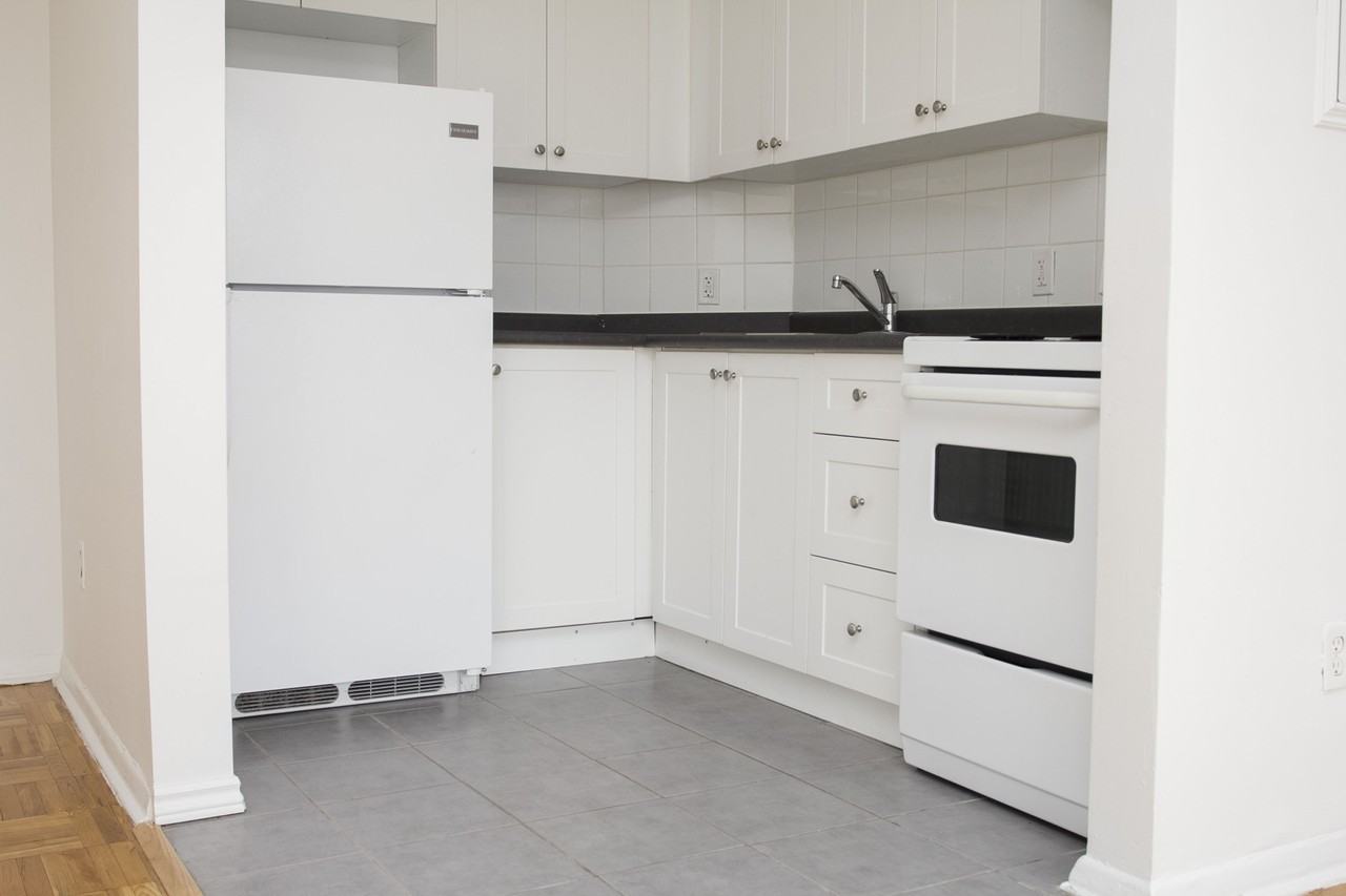 1594 Victoria Park Apartments - Photo 4 of 6