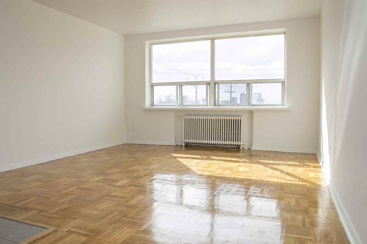 1594 Victoria Park Apartments - Photo 5 of 6