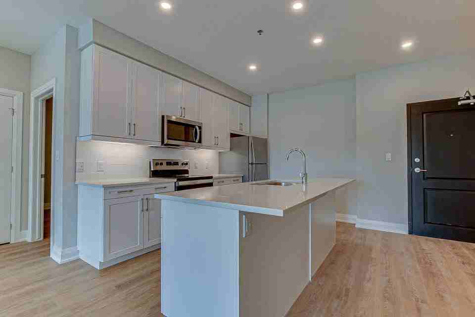 Coronation Dr. 1020 - Photo 3 of 19