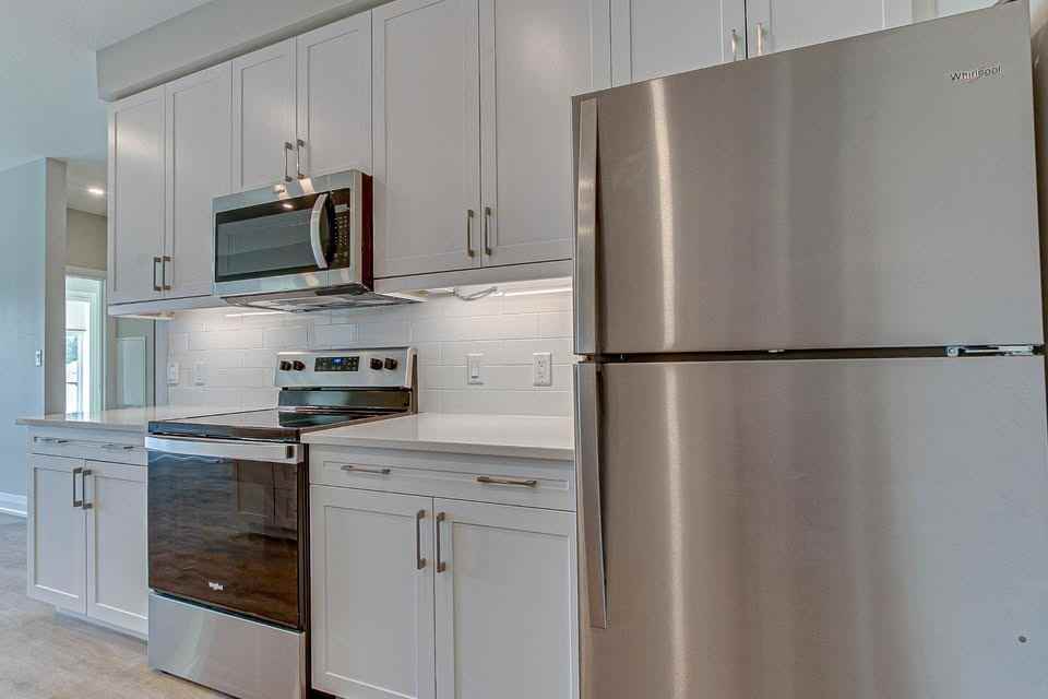 Coronation Dr. 1020 - Photo 6 of 19