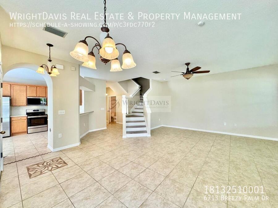 6713 Breezy Palm Dr - Photo 6 of 32