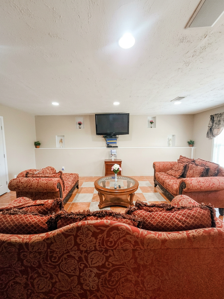 311 Spring Crossing - Photo 2 of 12