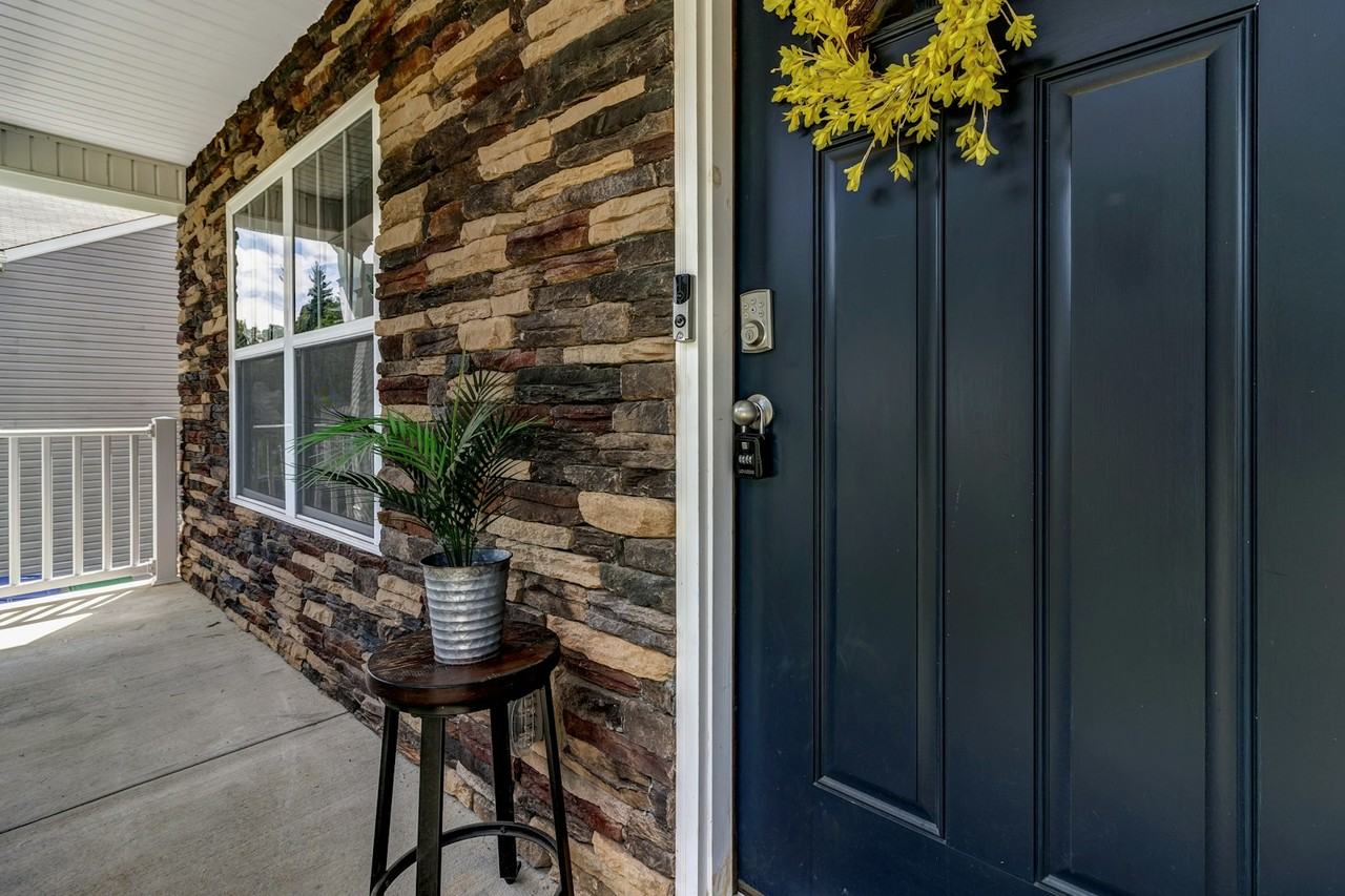 227 Roper Street - Photo 5 of 50