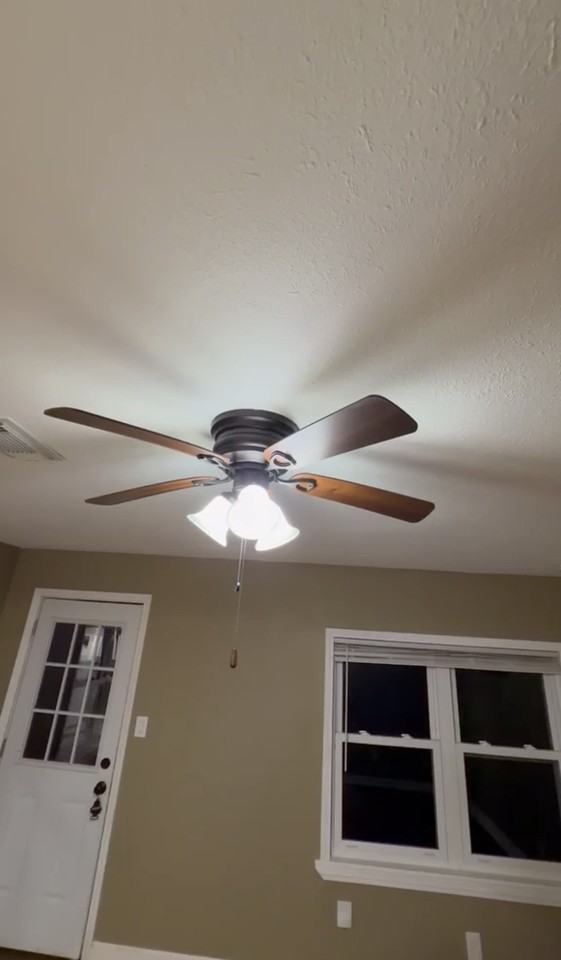 1417 Highland Drive - Photo 2 of 11