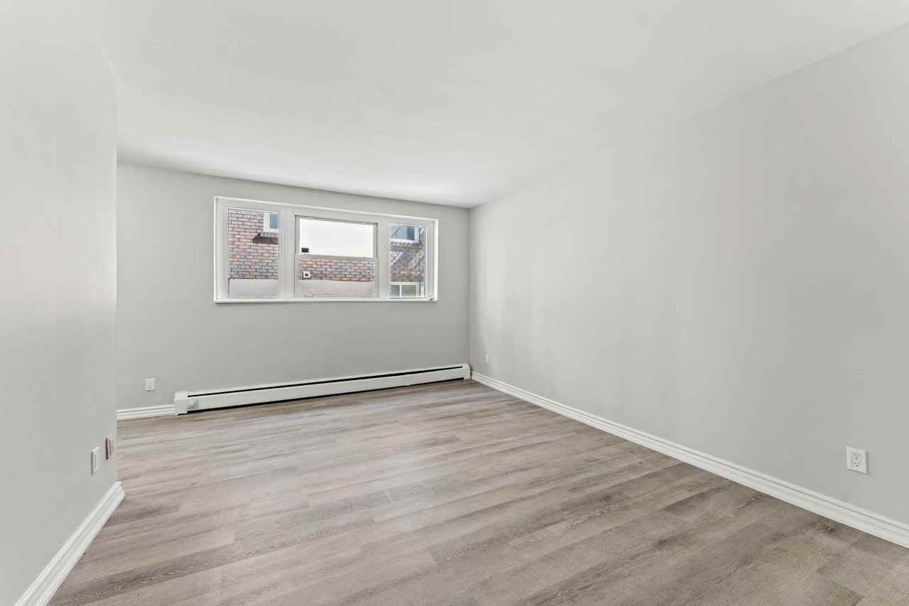 383 Princess Avenue - Photo 7 of 15
