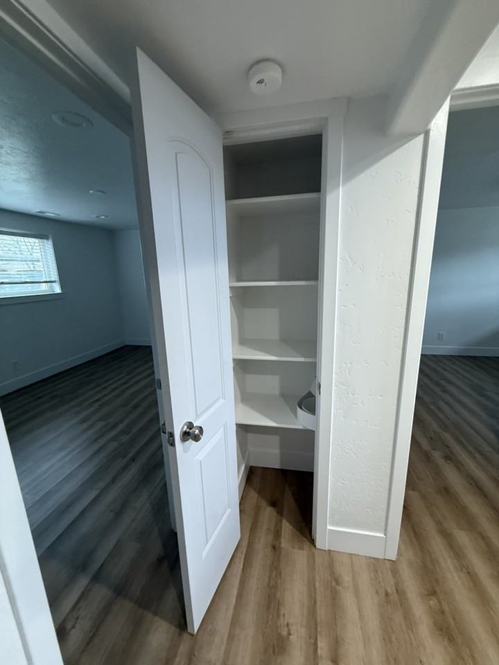 80 E 1000 S - Photo 6 of 26