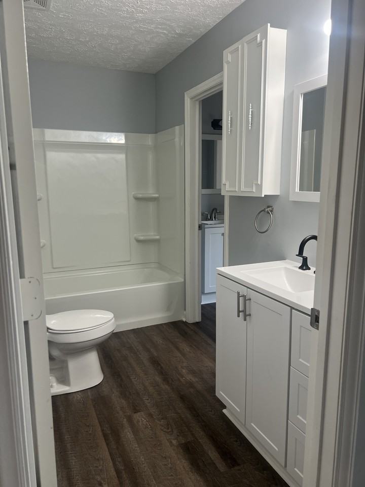 604 Leander St #B - Photo 6 of 8