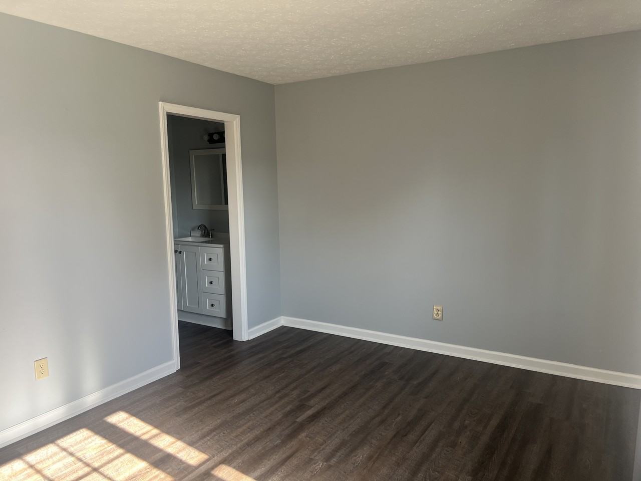 604 Leander St #B - Photo 7 of 8