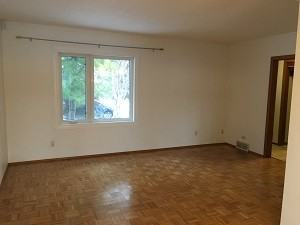 1334 15th St E - Photo 3 of 15