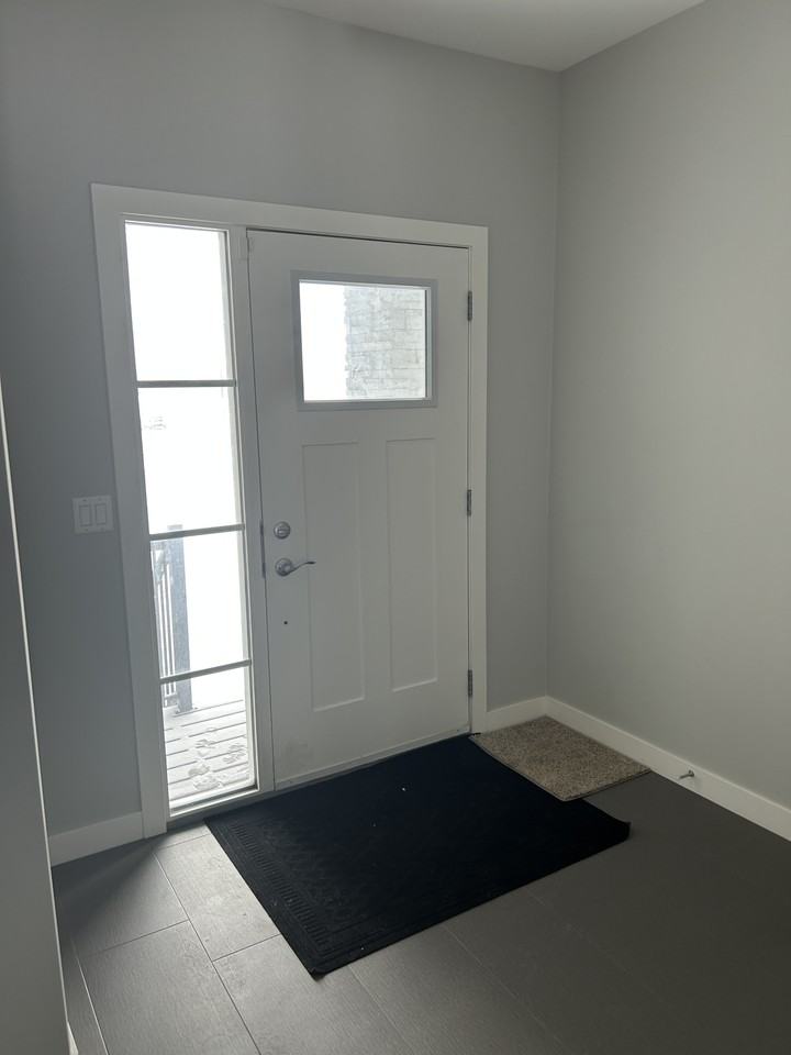 3 Bedroom | 2.5 Bathroom | 324 Brighton Gate - Photo 2 of 34