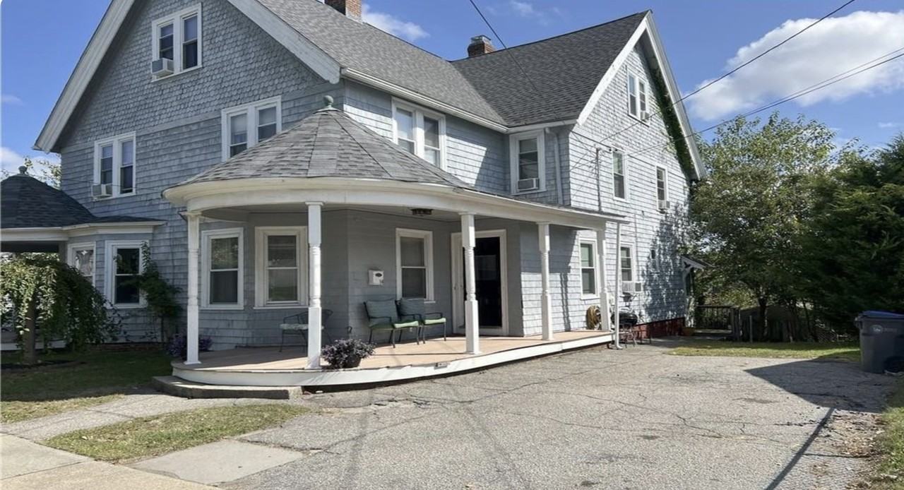 14 Carleton St #2 - Photo 2 of 11