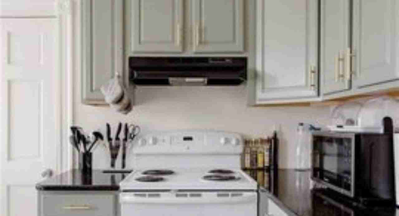 14 Carleton St #2 - Photo 5 of 11