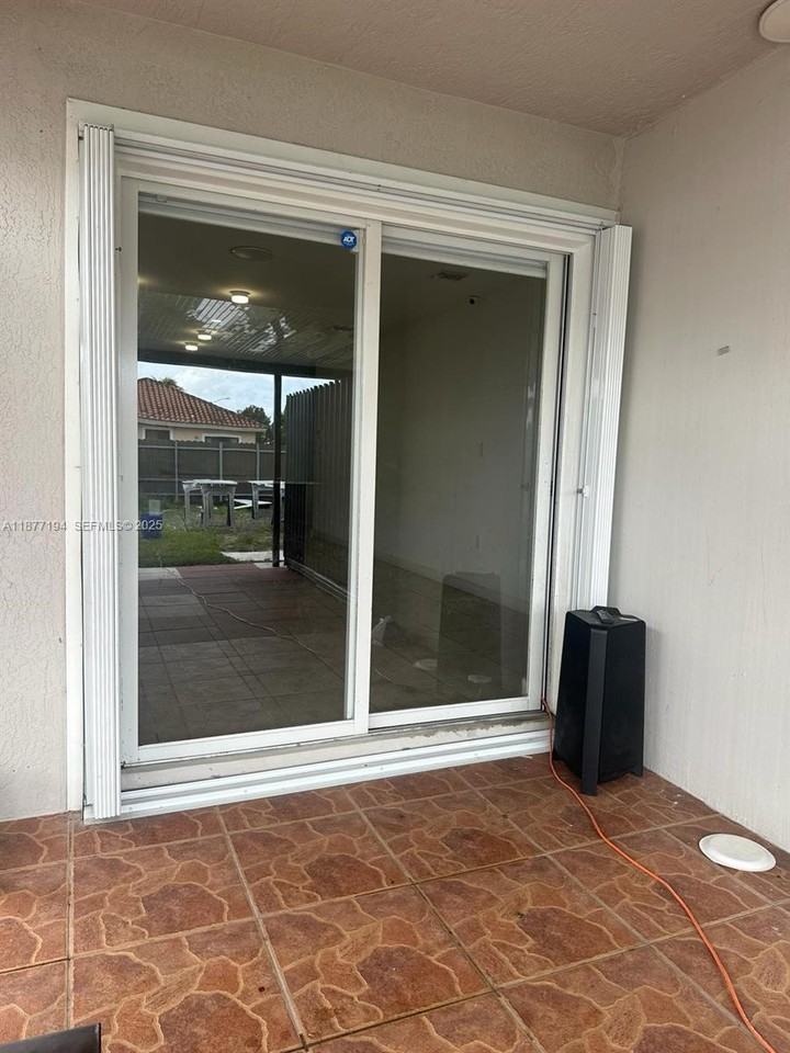 18889 Northwest 35th Avenue - Photo 2 of 6