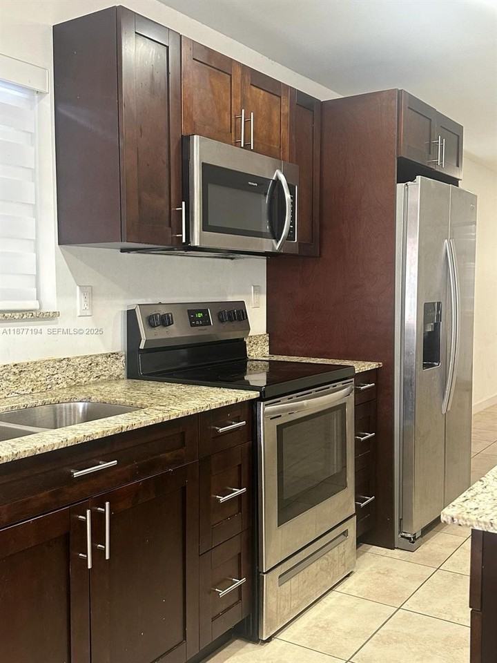 18889 Northwest 35th Avenue - Photo 6 of 6