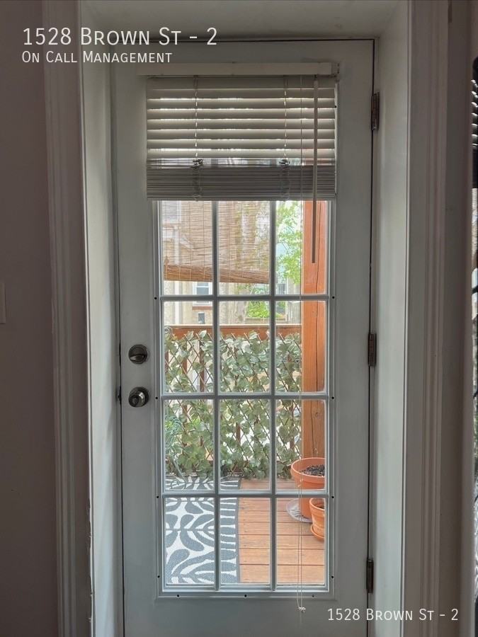 1528 Brown St #2 - Photo 3 of 14