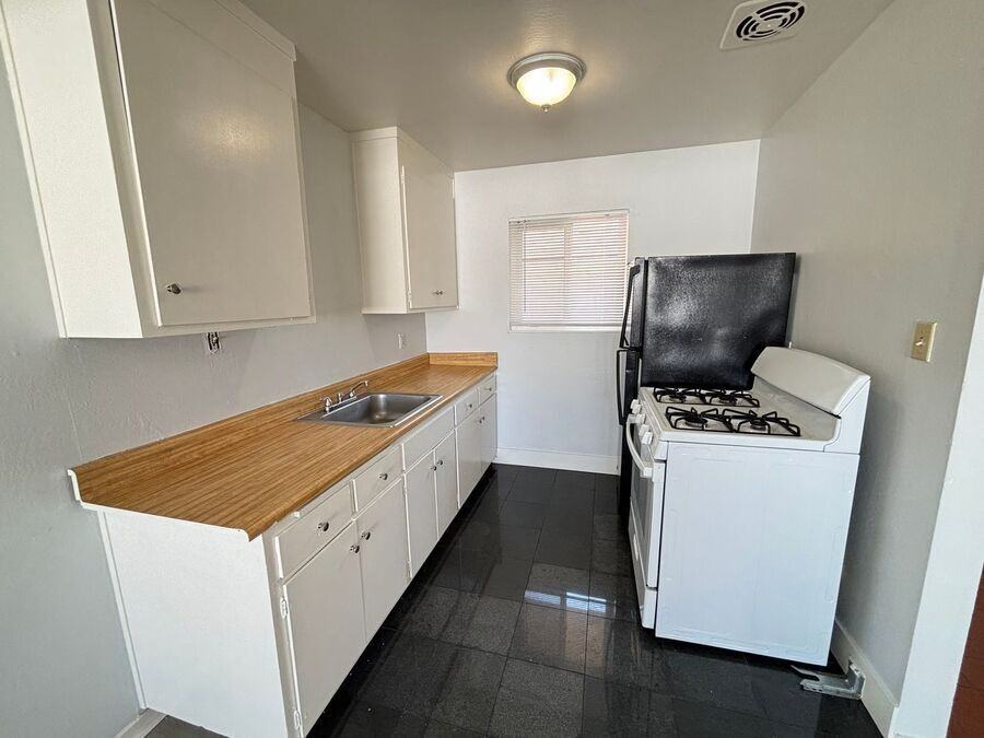 256 Euclid Ave #07 - Photo 6 of 24