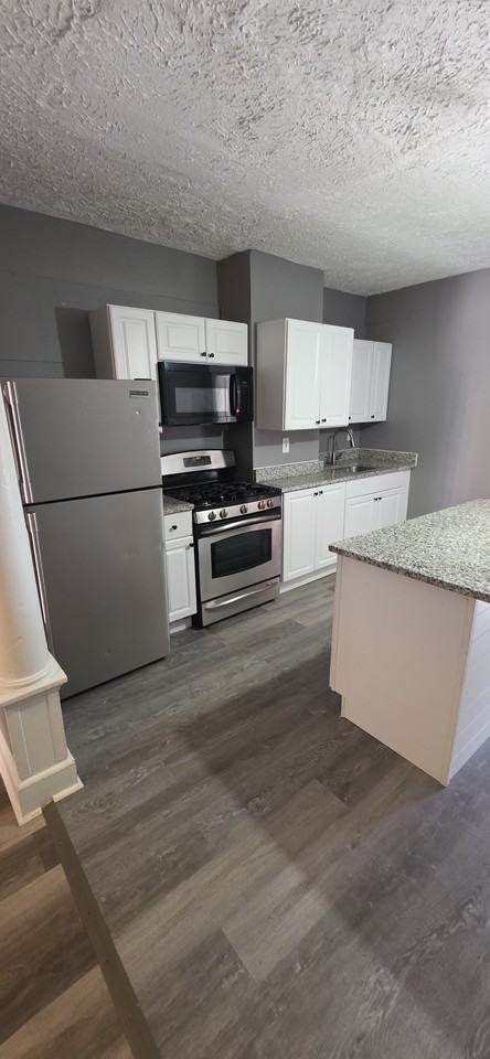 2707 Presbury St - Photo 2 of 18