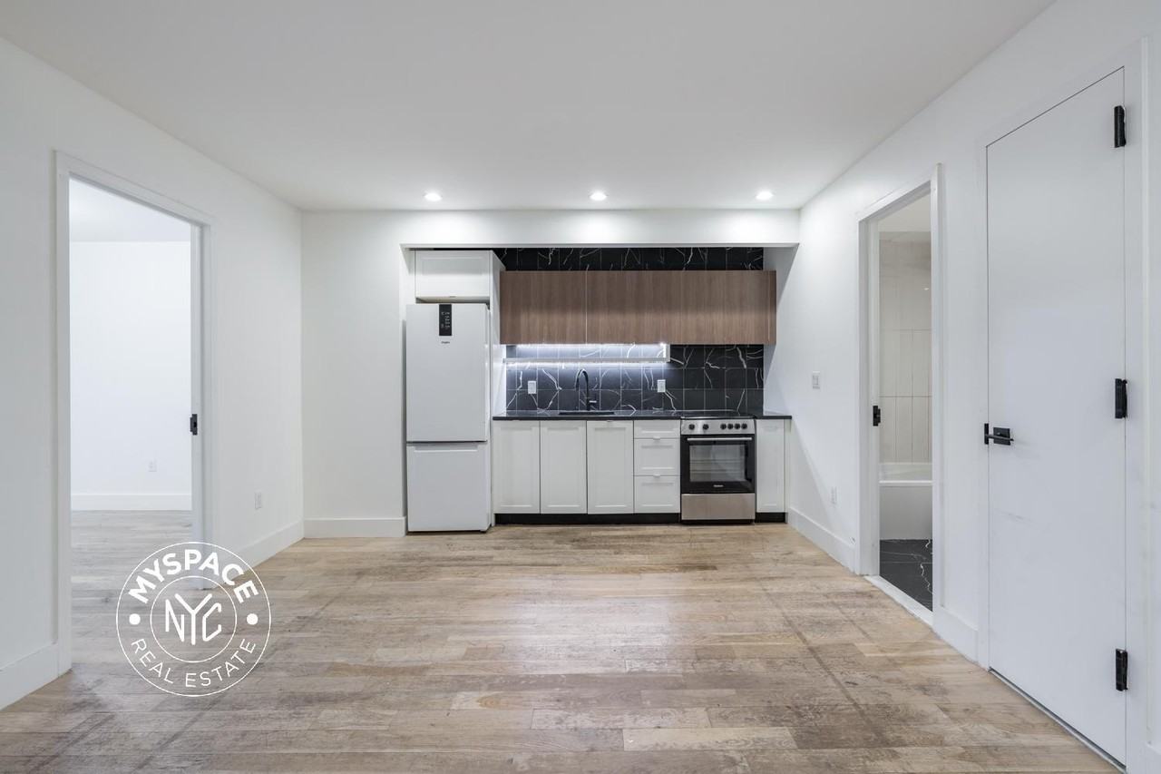 830 Saint Johns Pl #3B - Photo 3 of 12