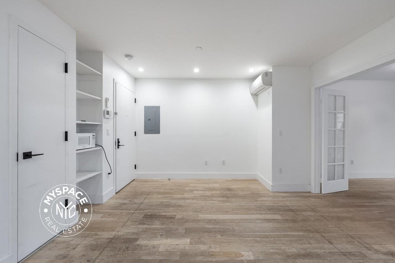 830 Saint Johns Pl #3B - Photo 6 of 12