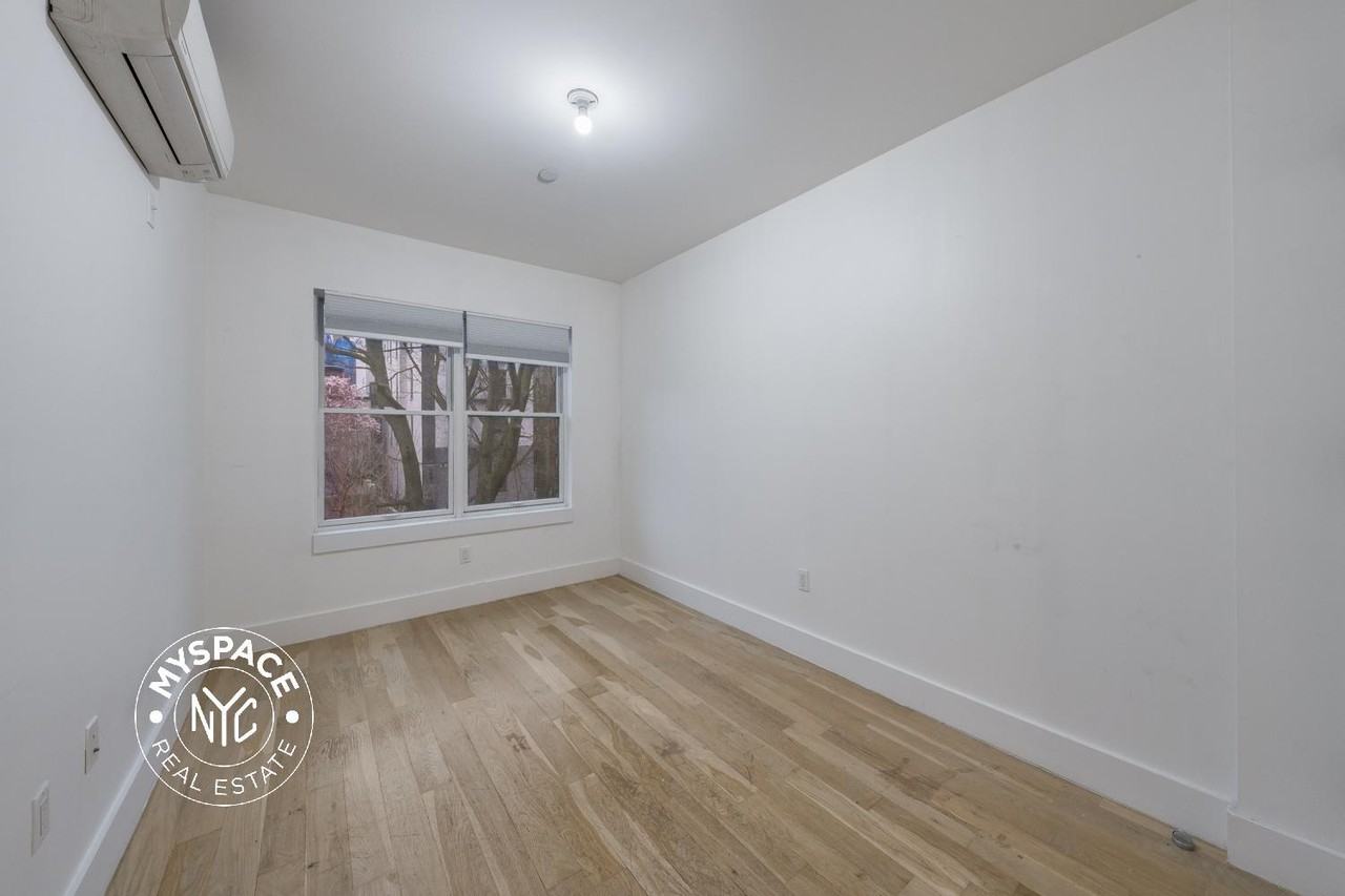 830 Saint Johns Pl #5F - Photo 5 of 8