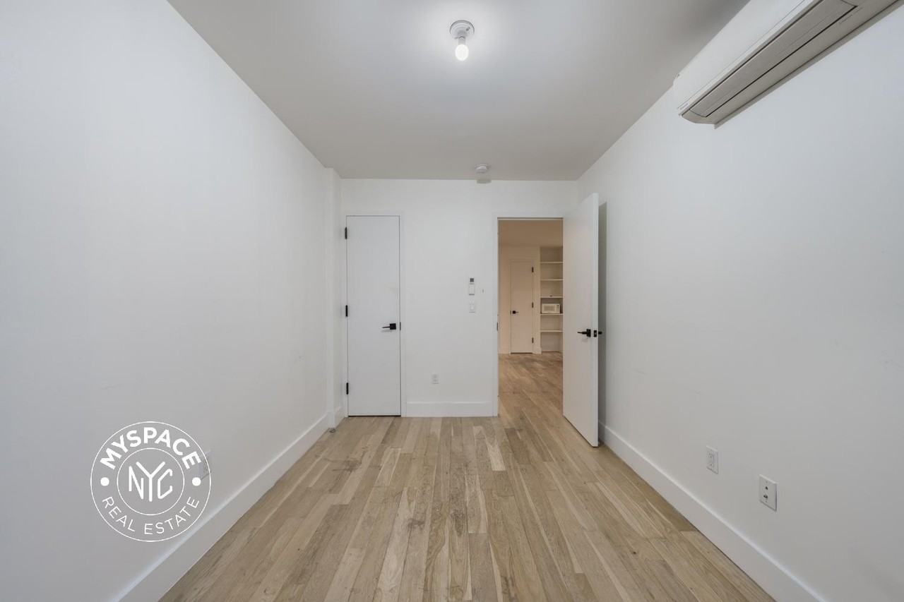 830 Saint Johns Pl #5F - Photo 7 of 8