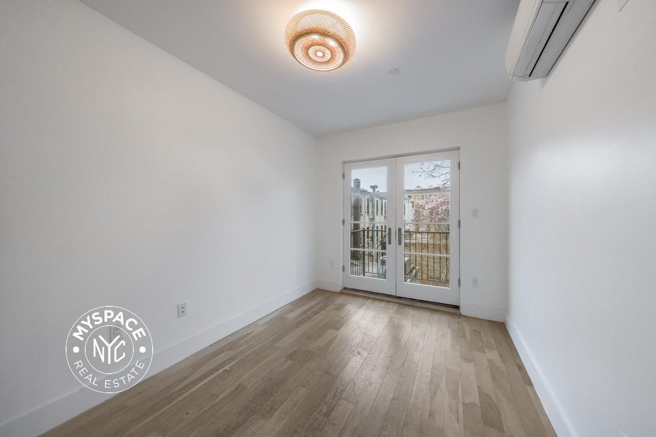 830 Saint Johns Pl #3B - Photo 2 of 12