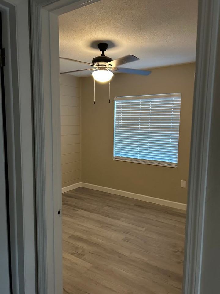 DSP 345 N Dewey - Photo 7 of 23