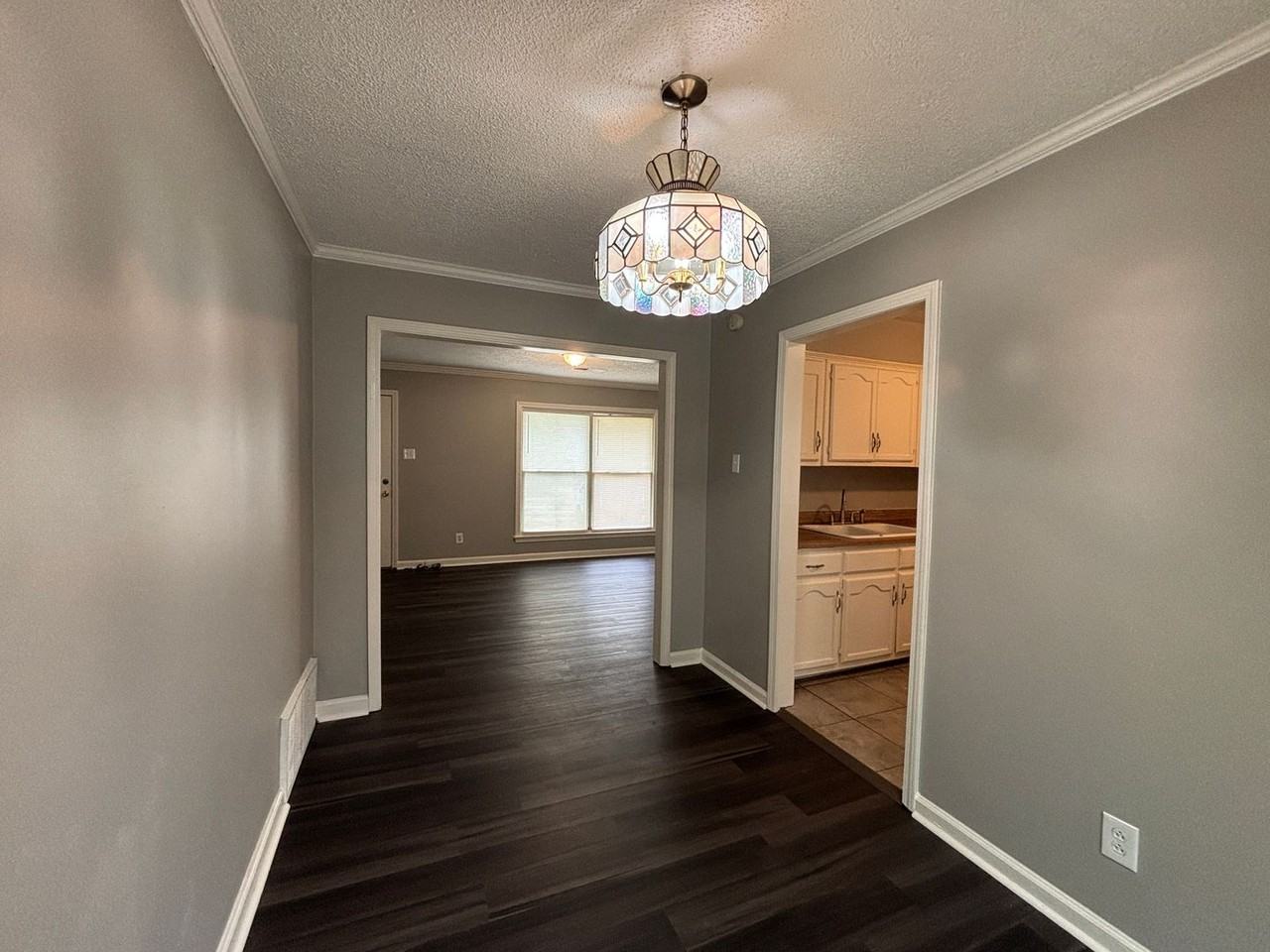 3723 Wilshire Rd - Photo 2 of 9